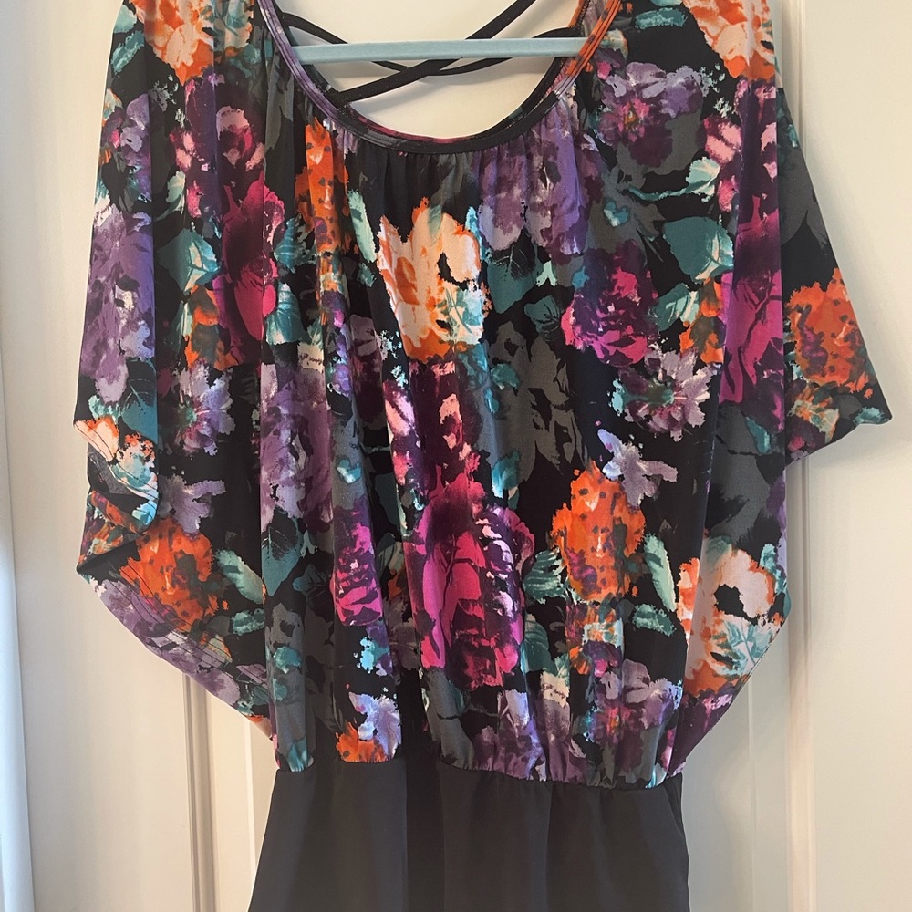 Flowery blouse XL with butterfly sleeves